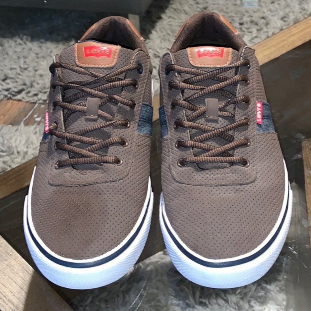 Levi’s Men’s Sneakers size 11- EUC